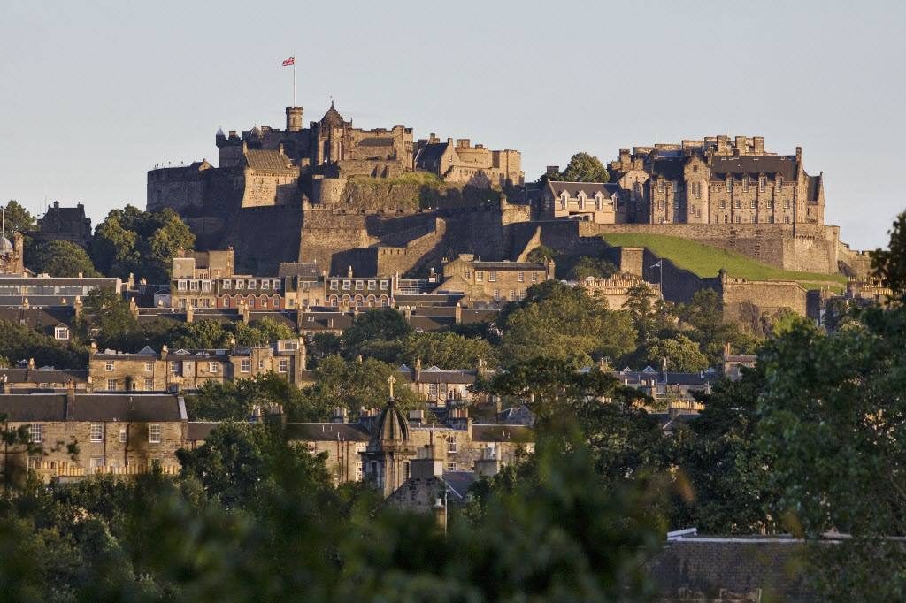 Scotland Self Drive Vacation - Edinburgh Castle