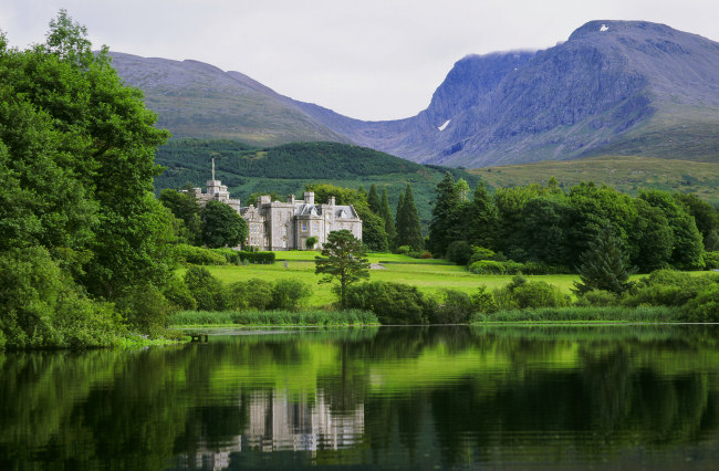 Scotland Castle Vacations - Inverlochy Castle