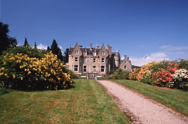Glengarry Castle, Cost of a Castle stay in Scotland 